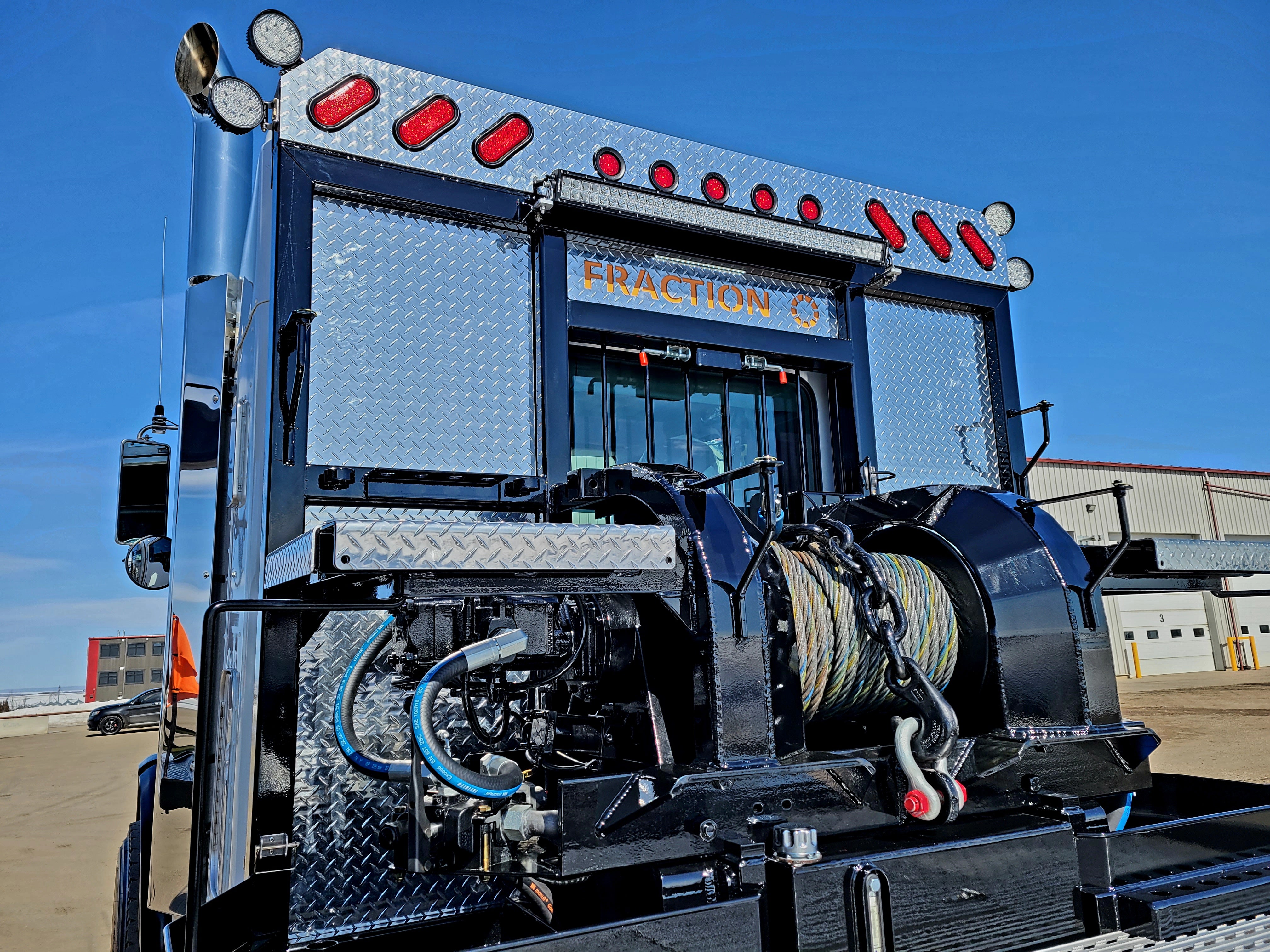 WINCH TRACTOR 40 TON TRI-DRIVE