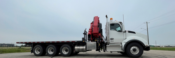 749R.A6 ARTICULATING CRANE ON 2024 KW T880 (L000232/L000662)