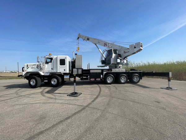 WELDCO 50TC100 STRAIGHT BOOM CRANE ON 2025 KENWORTH C500 TANDEM TRI-DRIVE TRACTOR (STOCK #L000915)