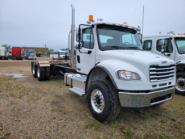 2024 Freightliner M2 106 Daycab Tandem-Drive Chassis STOCK# L000591