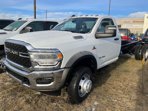 2024 DODGE 5500 REG CAB SLT CHASSIS (STOCK# L001031)